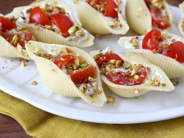 Conchiglioni ripieni freddi con stracciatella, pistacchi, pomodorini e limone - Preparazione tappa 9