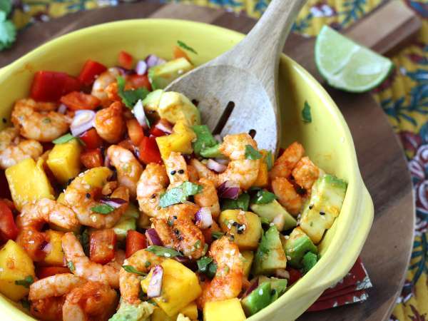Insalata di gamberetti e mango: fresca, esotica e perfetta per l’estate - Preparazione tappa 5