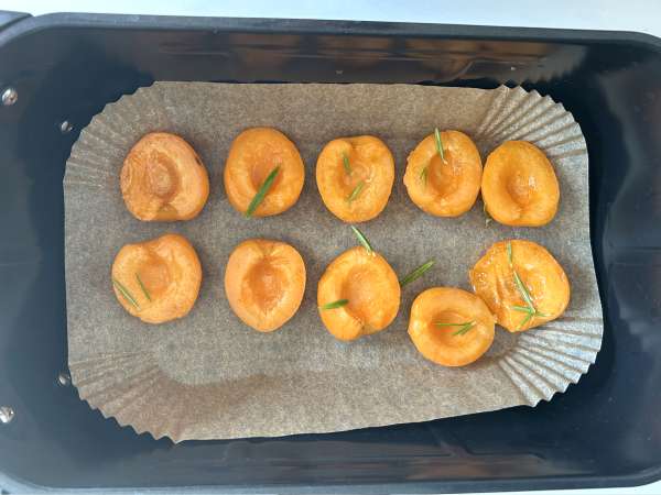 Albicocche arrostite in friggitrice ad aria - Preparazione tappa 2