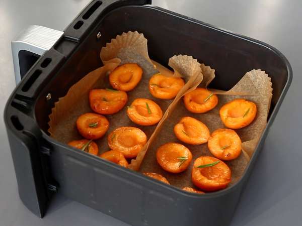 Tiramisù albicocche e pistacchi - Preparazione tappa 2