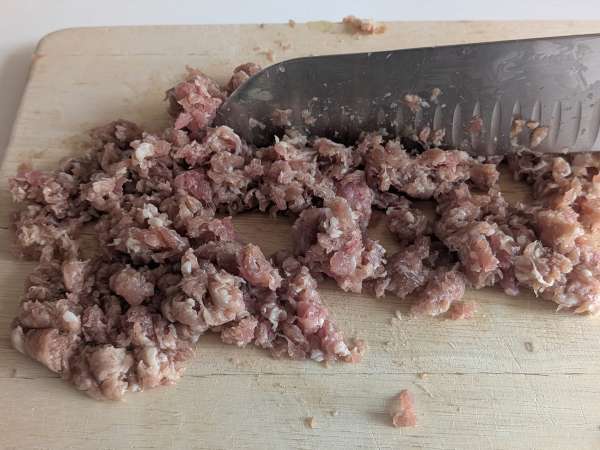 Peperoni farciti e gratinati in friggitrice ad aria con salsiccia e scamorza - Preparazione tappa 2