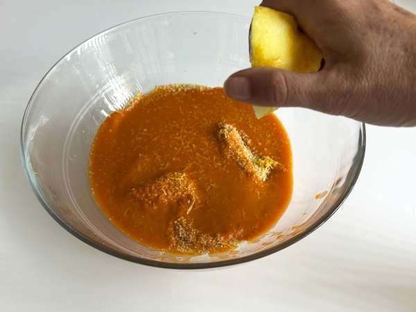 Insalata di couscous e gazpacho: una ricetta fresca, originale e senza cottura - Preparazione tappa 2