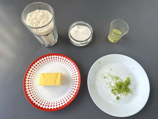 Biscotti di pasta frolla al lime con glassa - Preparazione tappa 1