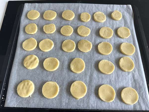 Biscotti di pasta frolla al lime con glassa - Preparazione tappa 7