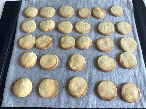 Biscotti di pasta frolla al lime con glassa - Preparazione tappa 8