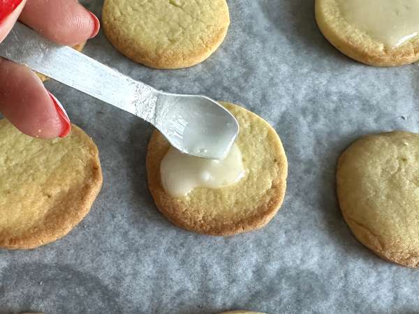 Biscotti di pasta frolla al lime con glassa - Preparazione tappa 10