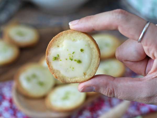 Biscotti di pasta frolla al lime con glassa - Preparazione tappa 12