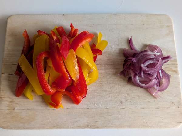 Pasta con peperoni e menta: cremosa e profumata - Preparazione tappa 1
