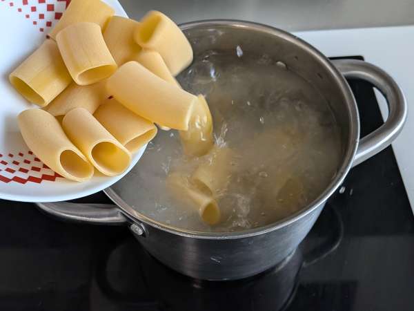 Pasta con peperoni e menta: cremosa e profumata - Preparazione tappa 6