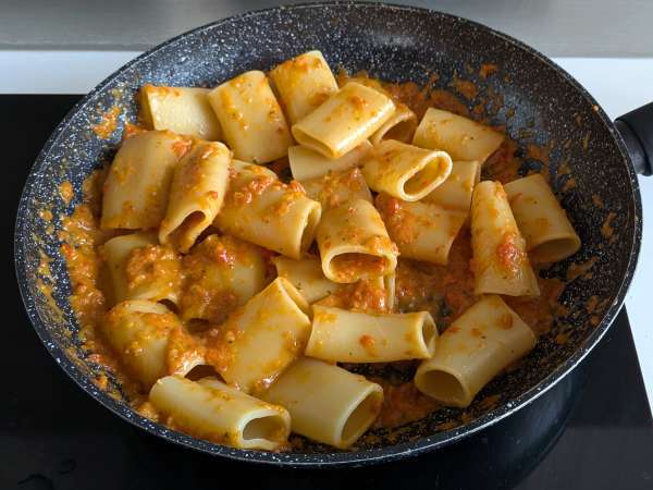 Pasta con peperoni e menta: cremosa e profumata - Preparazione tappa 8