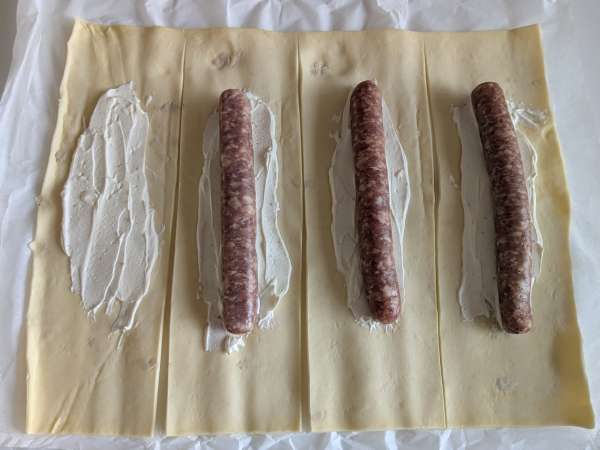 Rustici di salsiccia e formaggio in friggitrice ad aria - Preparazione tappa 4
