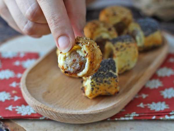 Rustici di salsiccia e formaggio in friggitrice ad aria - Preparazione tappa 10
