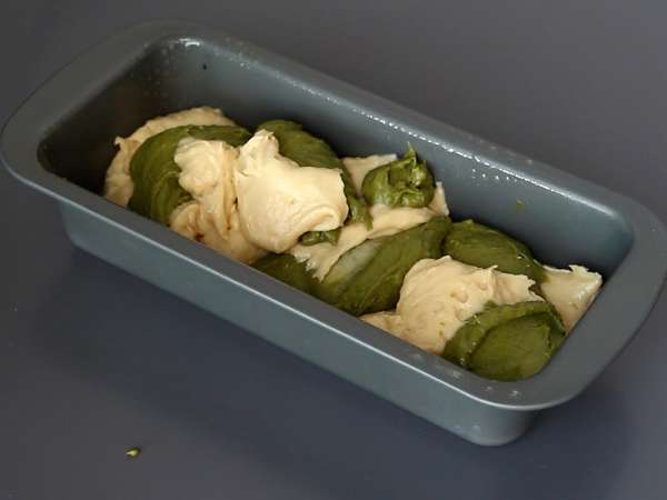 Plumcake marmorizzato al tè matcha soffice e goloso - Preparazione tappa 8