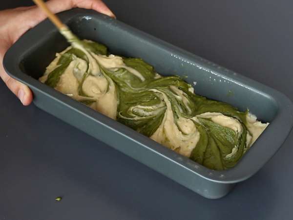 Plumcake marmorizzato al tè matcha soffice e goloso - Preparazione tappa 9