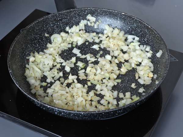 One pot con pollo, riso al pomodoro e peperoni - Preparazione tappa 2