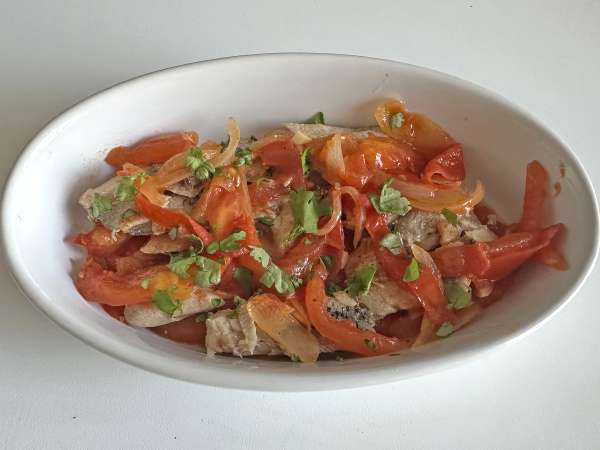 Sardine in scatola marinate con cipolla e pomodoro - Preparazione tappa 6