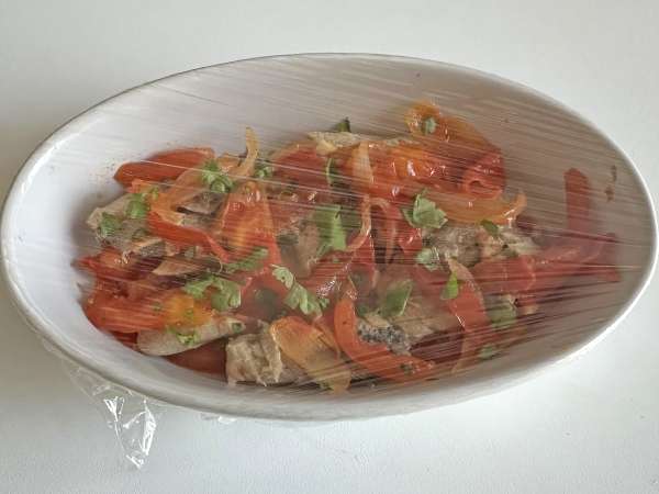 Sardine in scatola marinate con cipolla e pomodoro - Preparazione tappa 7