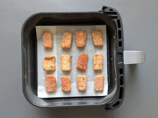 Nuggets di tofu in friggitrice ad aria croccanti e speziati - Preparazione tappa 7