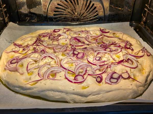 Focaccia rustica con cipolla e rosmarino - Preparazione tappa 11