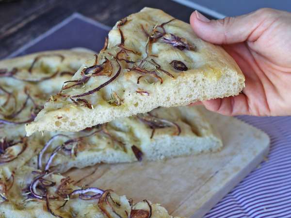 Focaccia rustica con cipolla e rosmarino - Preparazione tappa 13