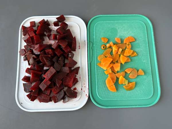Insalata di barbabietole con halloumi grigliato - Preparazione tappa 1
