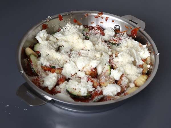 Gnocchi gratinati con zucchine e mozzarella - Preparazione tappa 4