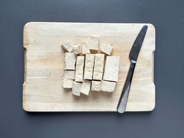 Tofu del generale Tso: croccante e saporito con salsa agrodolce - Preparazione tappa 1
