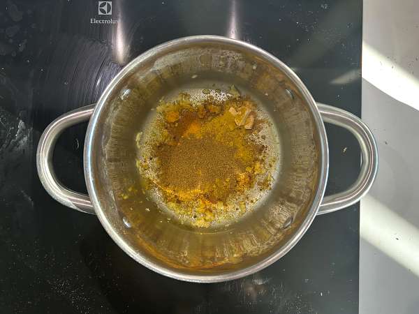 Curry di lenticchie rosse al latte di cocco facile e cremoso - Preparazione tappa 3