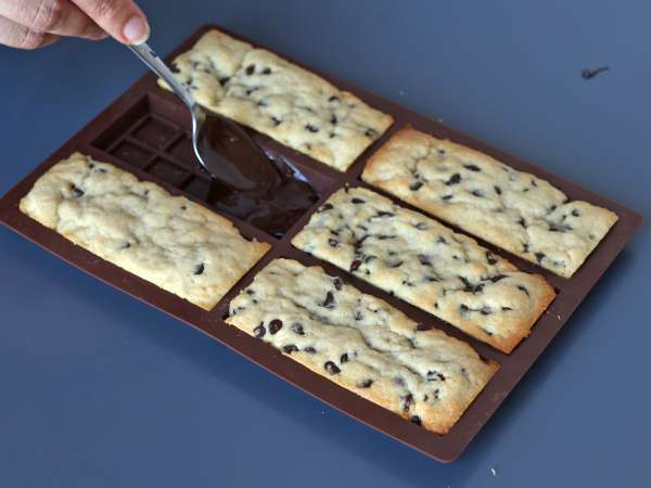 Barrette cookie al cioccolato, morbide e croccanti allo stesso tempo - Preparazione tappa 7