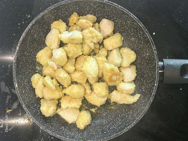 Pollo del generale tso con salsa agrodolce piccante - Preparazione tappa 2