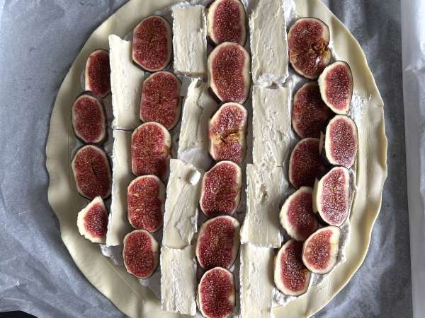 Crostata agrodolce con fichi, brie e noci - Preparazione tappa 6