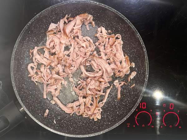 Quiche senza base con funghi, pancetta e fiocchi di latte - Preparazione tappa 1