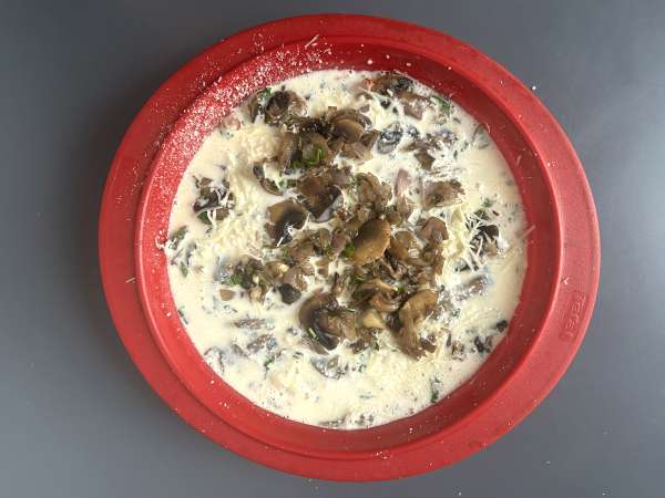 Quiche senza base con funghi, pancetta e fiocchi di latte - Preparazione tappa 7