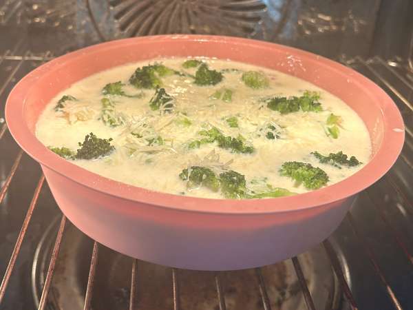 Quiche senza base con broccoli, pancetta e cottage cheese - Preparazione tappa 6