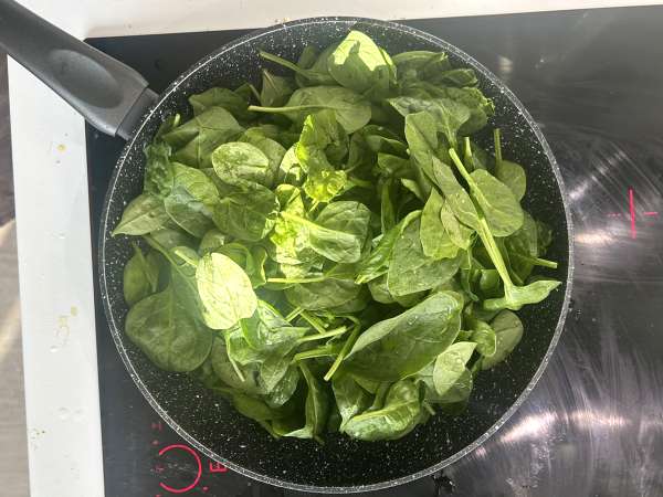 Palak tofu cremoso con spinaci e spezie indiane - Preparazione tappa 4