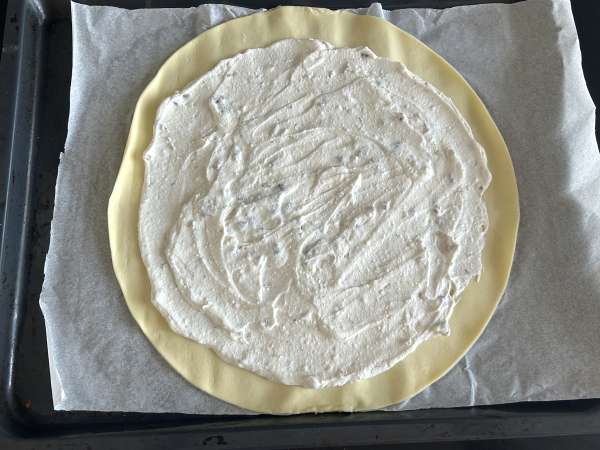 Torta salata di pere, gorgonzola e noci: un irresistibile abbinamento agrodolce - Preparazione tappa 5