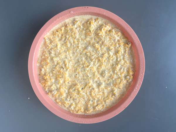 Torta salata senza pasta con tonno, carote e cottage cheese: facile e ricca di proteine - Preparazione tappa 7