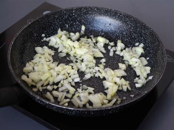 Lasagne in padella: facili, filanti e senza forno - Preparazione tappa 1