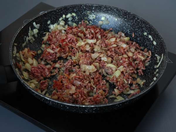 Lasagne in padella: facili, filanti e senza forno - Preparazione tappa 2