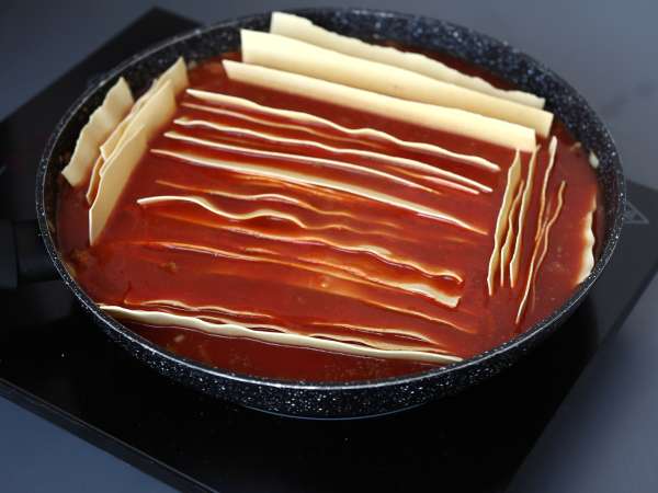 Lasagne in padella: facili, filanti e senza forno - Preparazione tappa 4