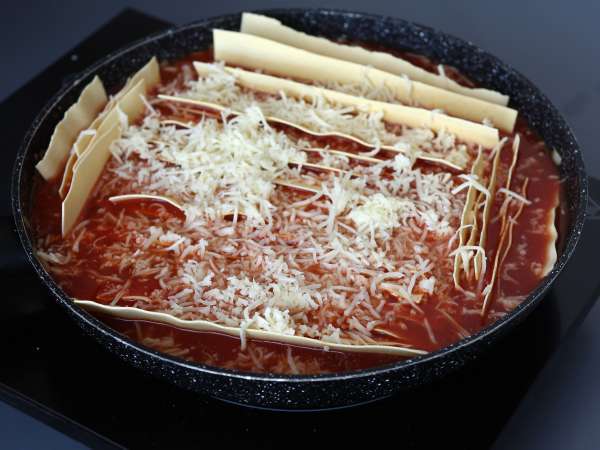 Lasagne in padella: facili, filanti e senza forno - Preparazione tappa 5