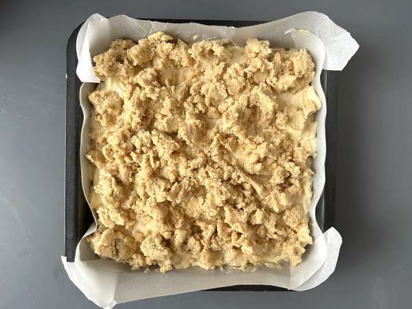 Torta di mele morbidissima con streusel croccante - Preparazione tappa 6
