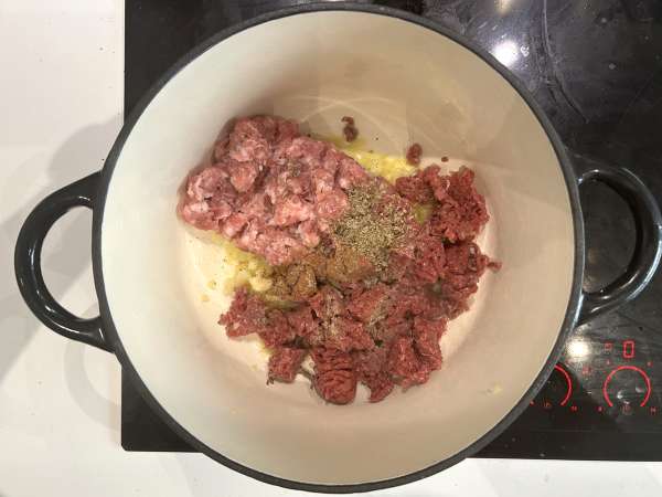 Zuppa di lasagne con carne, ricotta e parmigiano - Preparazione tappa 2