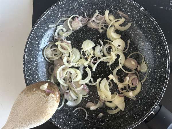 Grilled cheese ai funghi e formaggio filante - Preparazione tappa 2