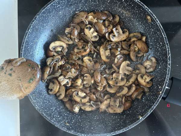Grilled cheese ai funghi e formaggio filante - Preparazione tappa 4