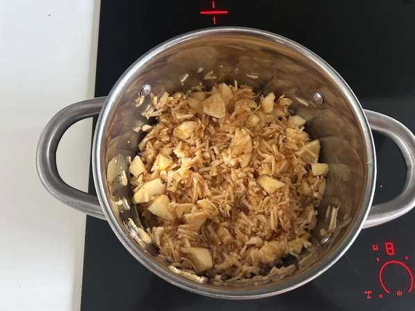 Szarlotka: torta di mele polacca con copertura sbriciolata e croccante - Preparazione tappa 8