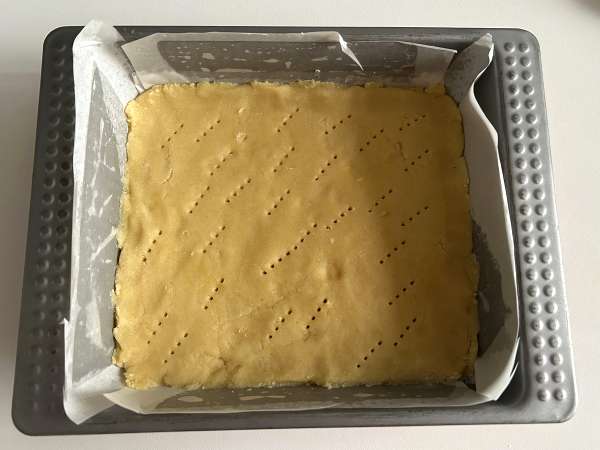 Szarlotka: torta di mele polacca con copertura sbriciolata e croccante - Preparazione tappa 9