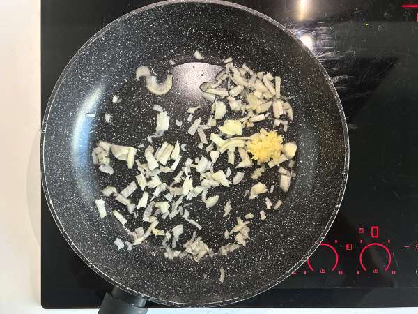 Strudel salato di zucca potimarron e feta con pasta sfoglia croccante - Preparazione tappa 2