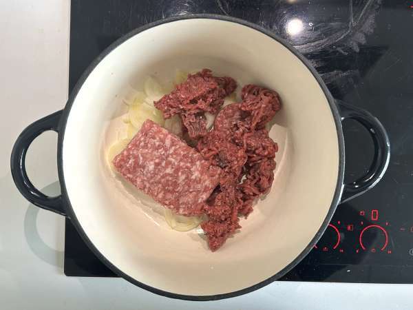 Zucca e carne macinata in pentola: una ricetta cremosa e speziata - Preparazione tappa 1