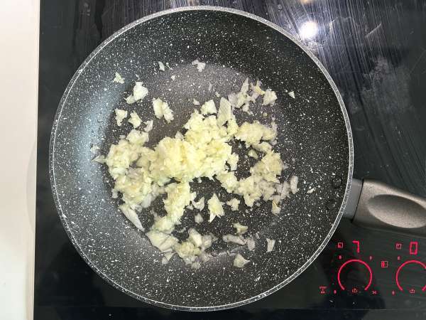 Involtini di cavolo vegetariani con funghi, riso e miso - Preparazione tappa 3